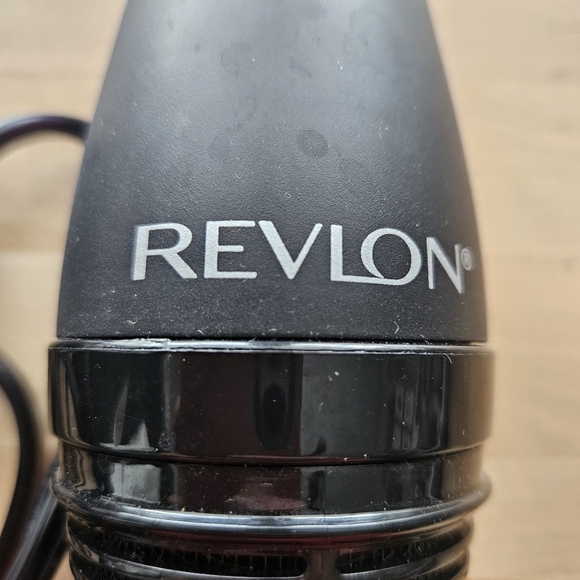 Revlon One-Step Volumizer Hair Dryer and Hot Air Brush - Picture 3 of 7